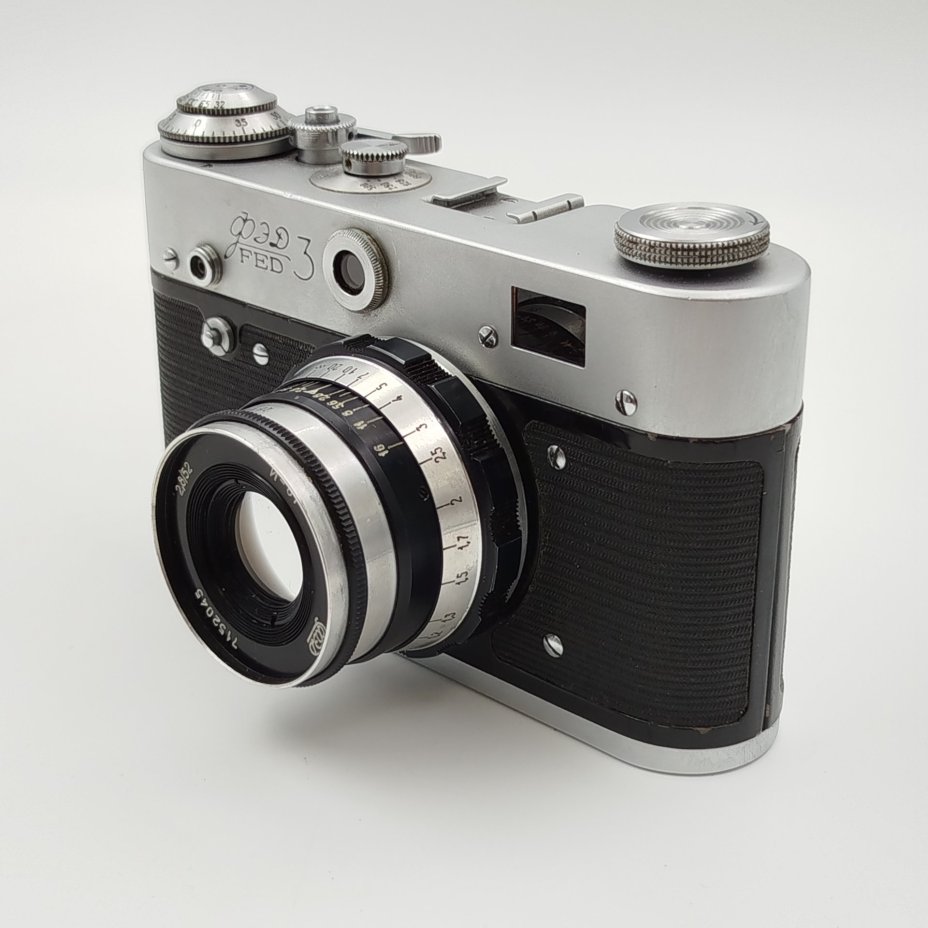 Фотоаппарат "ФЭД-3" с объективом "Индустар-61"  в кофре, Харьковский машиностроительный завод им. Дзержинского (ФЭД)