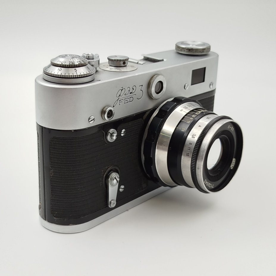 Фотоаппарат "ФЭД-3" с объективом "Индустар-61"  в кофре, Харьковский машиностроительный завод им. Дзержинского (ФЭД)