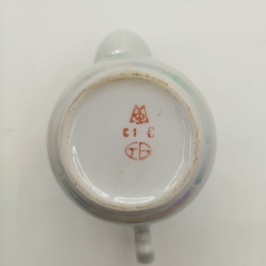 Чайник заварочный с изображением "Галантной сцены", фарфор, люстр, деколь, золочение, Минский фарфорово-фаянсовый завод, СССР, 1968-1983 гг.