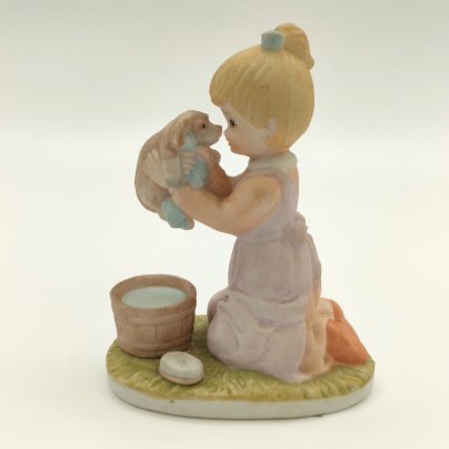 Статуэтка "Девочка со щенком", Collection Angelina, бисквит, роспись, Китай, 1990-2015 гг.