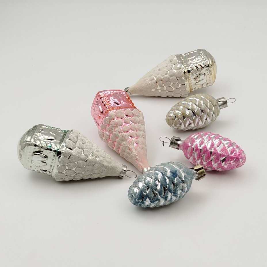 Набор винтажных ёлочных игрушек "Домики и шишки" (6 шт.)