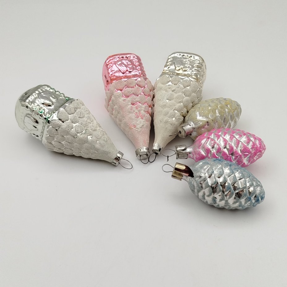 Набор винтажных ёлочных игрушек "Домики и шишки" (6 шт.)