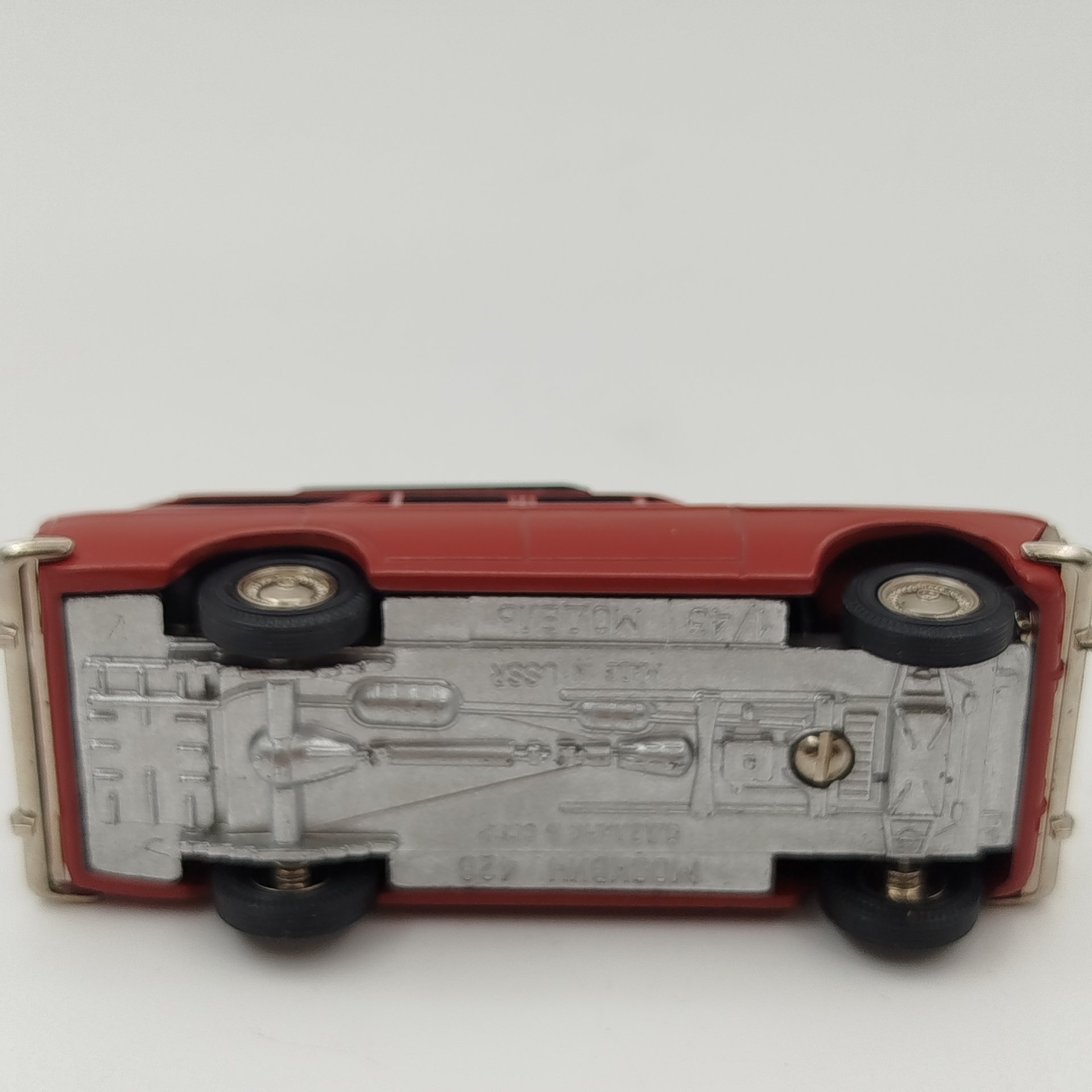 Модель автомобиля "Москвич 426"