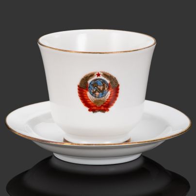 Кофейная пара из Кремлевского сервиза с гербом СССР, фарфор, деколь, золочение, Ленинградский фарфоровый завод (ЛФЗ), СССР, 1960-1980 гг.