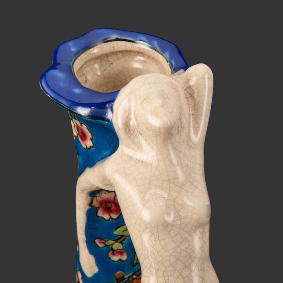 Ваза вытянутой формы с фигурой девушки, Les Bleus de Louvière