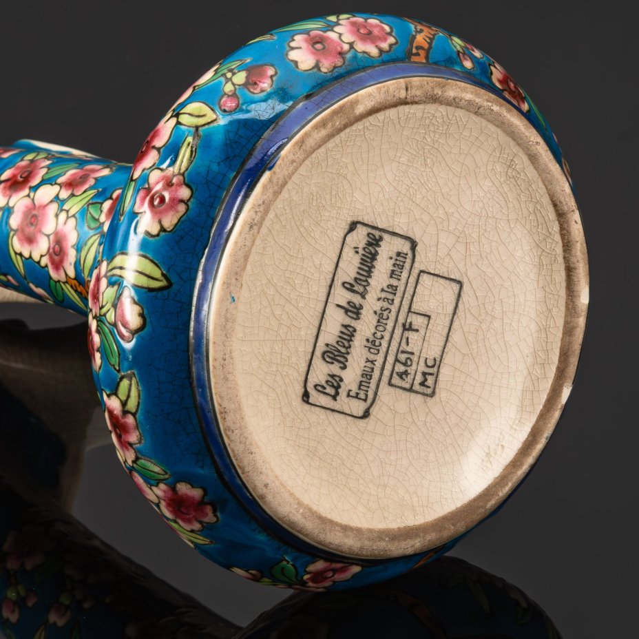 Ваза вытянутой формы с фигурой девушки, Les Bleus de Louvière