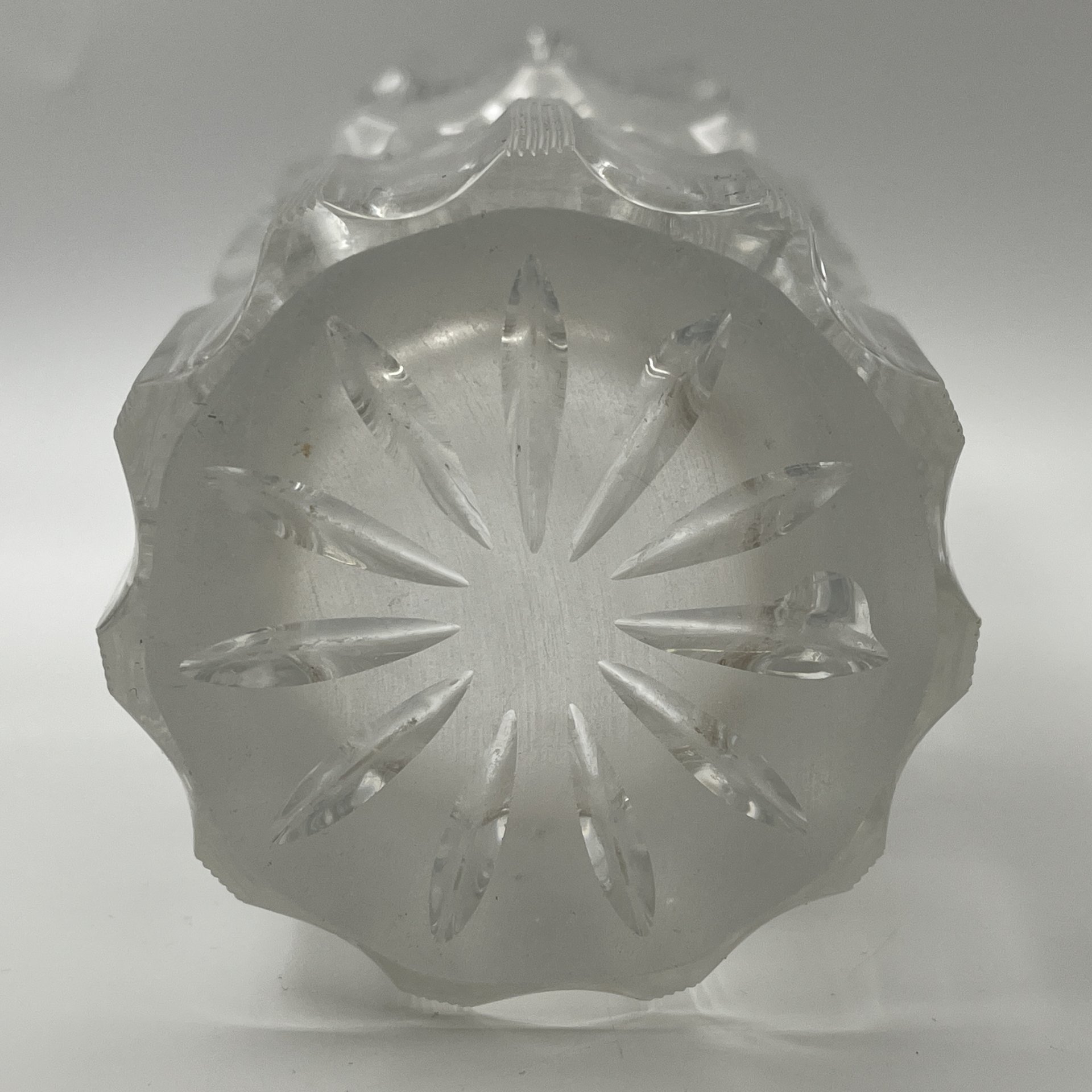 Ваза для цветов "Эхо", автор А.М. Остроумов, хрусталь, алмазная грань, Ленинградский завод художественного стекла (ЛЗХС), СССР, 1970-1980 гг.