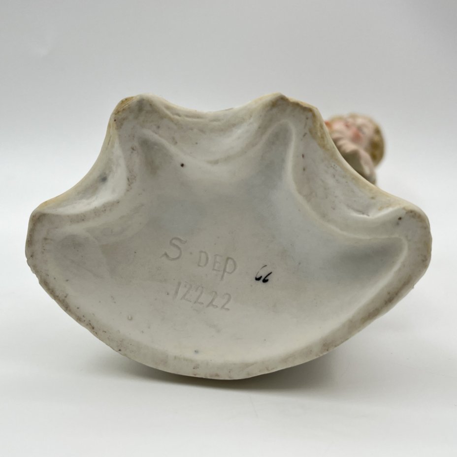 Статуэтка (вазочка) "Цветочница"