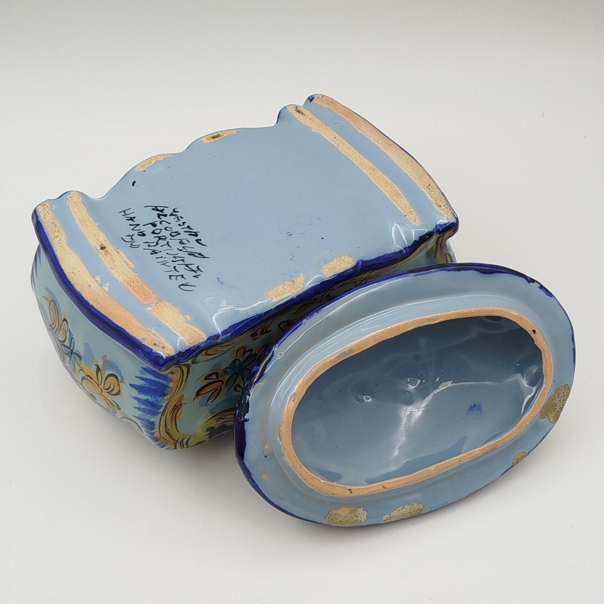 Бисквитница (ёмкость для хранения сыпучих продуков) с цветочным декором