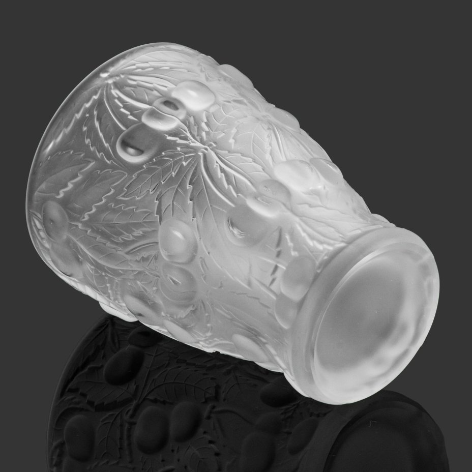 Ваза "Вишни" (Barolac), матовое стекло, пресс, Josef Inwald