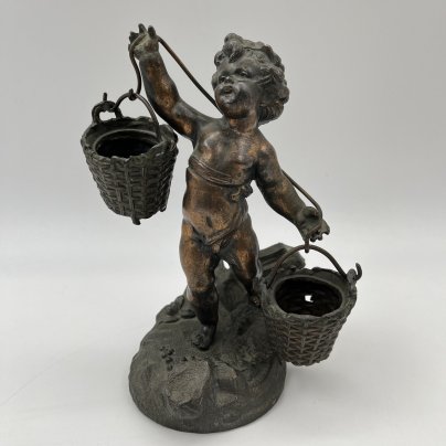 Статуэтка (солонка, перечница) "Путти- водонос "