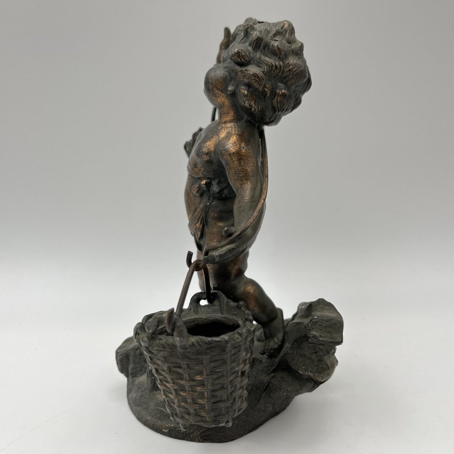 Статуэтка (солонка, перечница) "Путти- водонос "