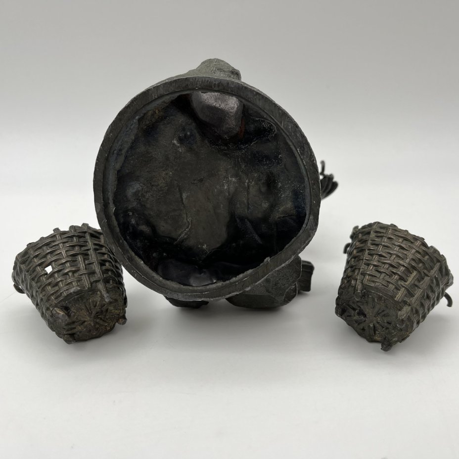 Статуэтка (солонка, перечница) "Путти- водонос "