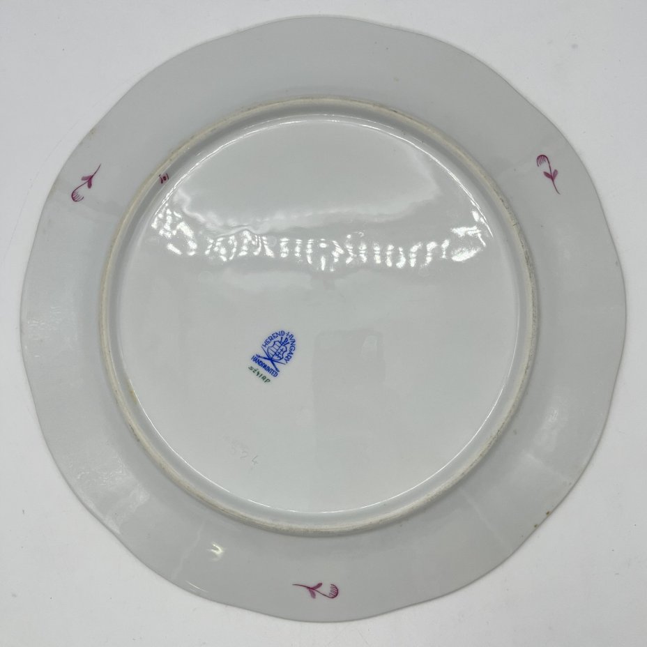 Тарелка плоская, выполненная в фирменном дизайне "Chinese Bouquet/Apponyi Purpur", Herend (Херенд)
