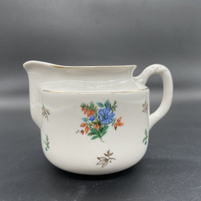 Молочник, украшенный цветочным декором, фарфор, деколь, золочение, Дулевский фарфоровый завод (Дулёво), СССР, 1957 г., Дулевский фарфоровый завод (Дулёво)