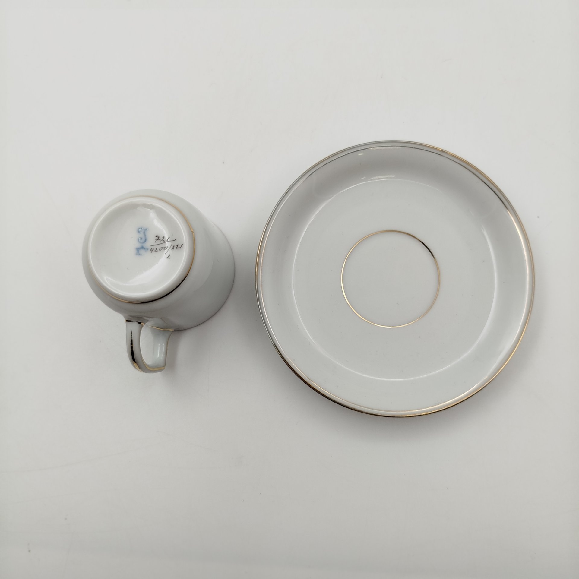 Пара кофейная с гербом города Нойштрелиц, фарфор, деколь, золочение, Heinrich Baensch, Западная Европа, 1900-1930 гг.