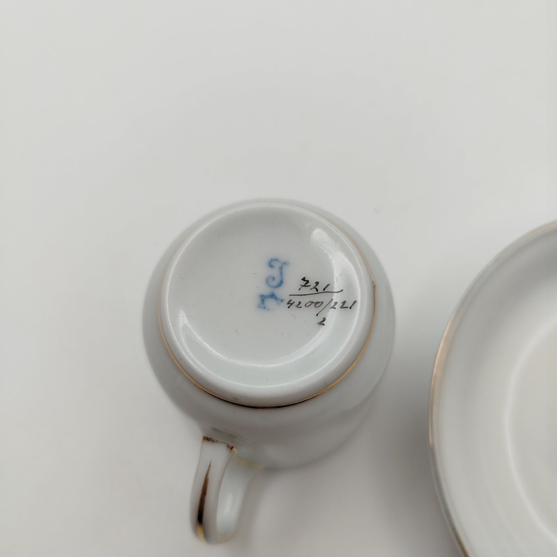 Пара кофейная с гербом города Нойштрелиц, фарфор, деколь, золочение, Heinrich Baensch, Западная Европа, 1900-1930 гг.