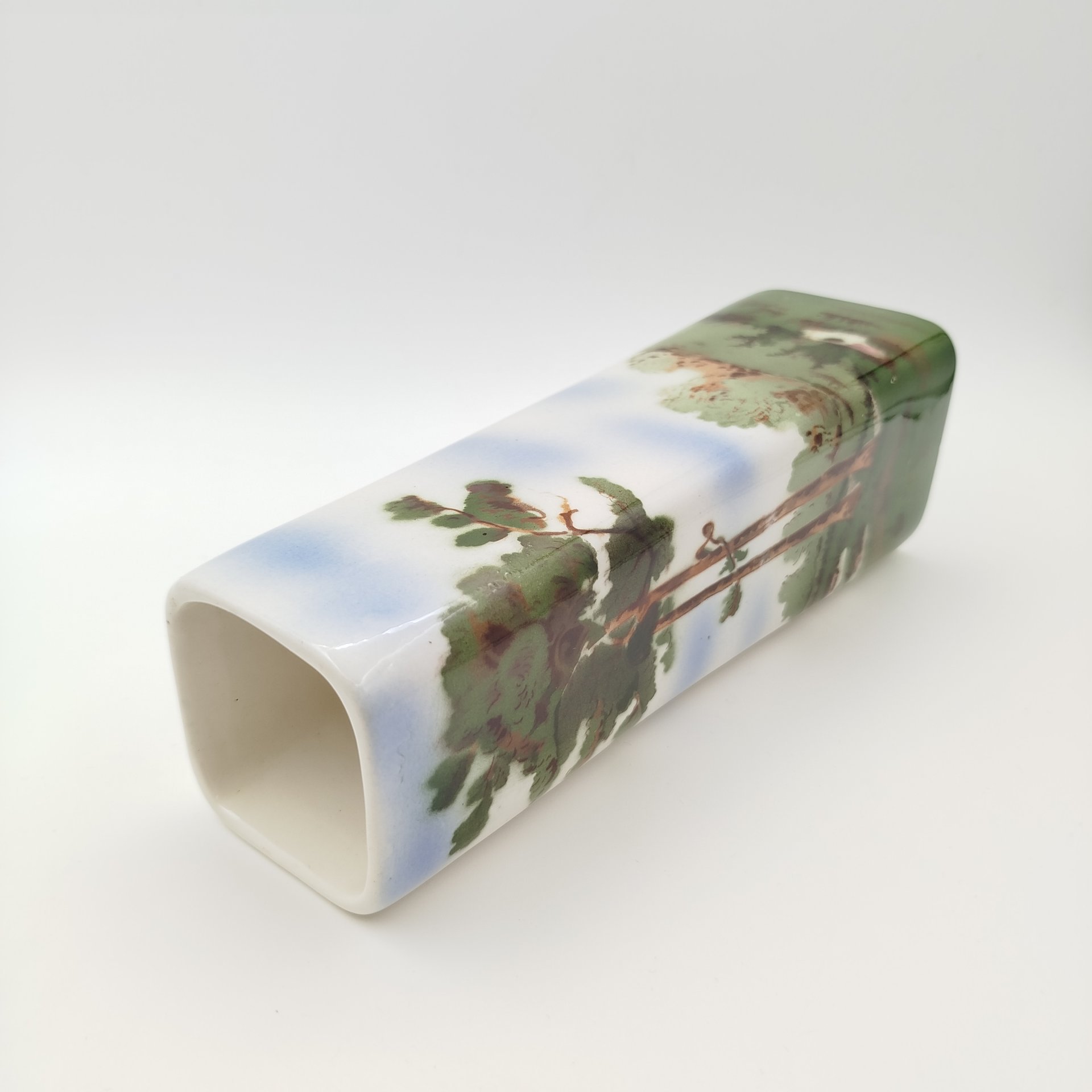 Ваза трапецевидной формы с изображением сосен, фаянс, роспись по трафарету, Западная Европа, 1950-1970 гг.