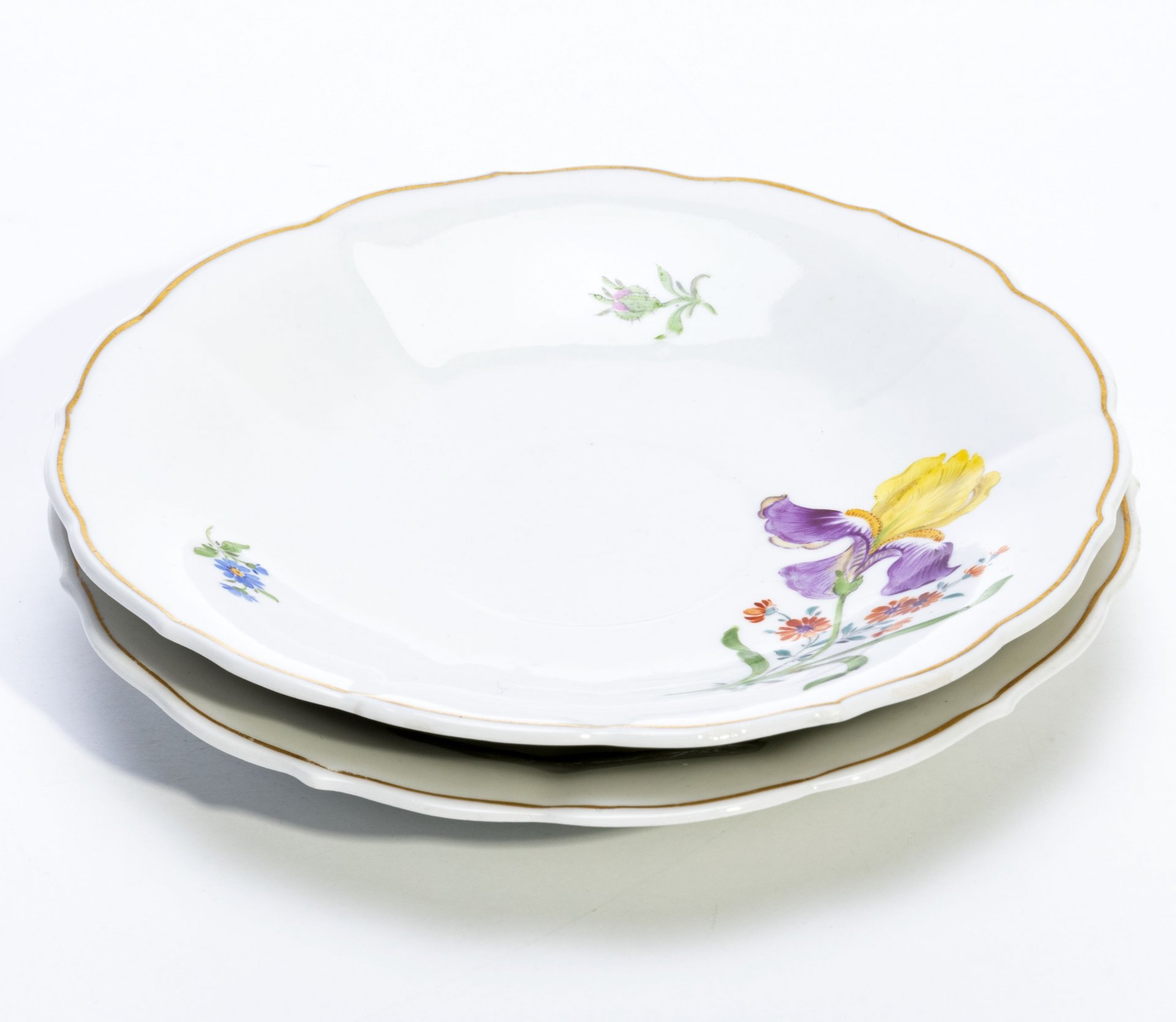 Пара блюдец с цветочным декором, фарфор, роспись, золочение, Meissen porcelain manufactory (Мейсен), Германия, 1963 г., Meissen (Мейсенский фарфор)