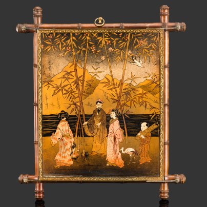 Зеркало подвесное трехстворчатое в стиле ар-нуво (модерн), оформленное в раму в виде бамбука и сценой прогулки красавиц-японок в саду со свитой, JBB TE SGDG