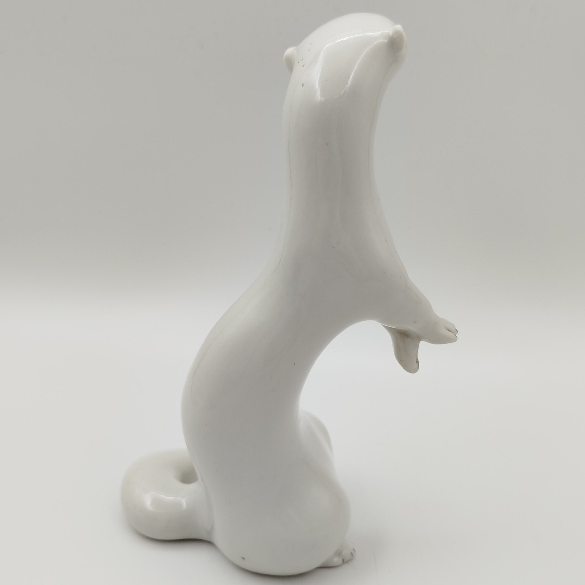 Статуэтка "Ласка", фарфор, роспись, Ленинградский фарфоровый завод (ЛФЗ), СССР, 1970-1986 гг.