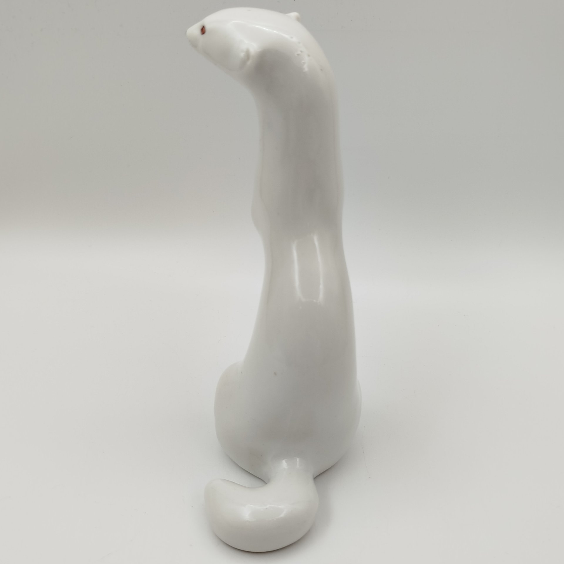 Статуэтка "Ласка", фарфор, роспись, Ленинградский фарфоровый завод (ЛФЗ), СССР, 1970-1986 гг.