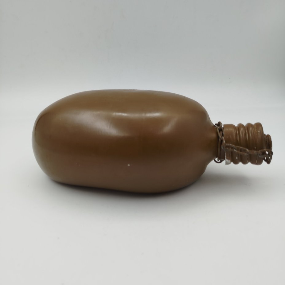 Фляга армейская, алюминий, краска, Завод «Красный Выборжец», СССР, 1987 г.