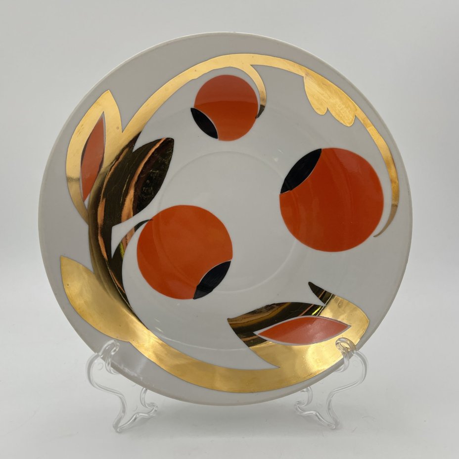 Чайная пара "Золотые яблоки" ("Райские яблоки"), автор росписи А. А. Чекулина, фарфор, крытье, золочение, Дмитровский фарфоровый завод (ДФЗ Вербилки), СССР, 1965-1991 гг.