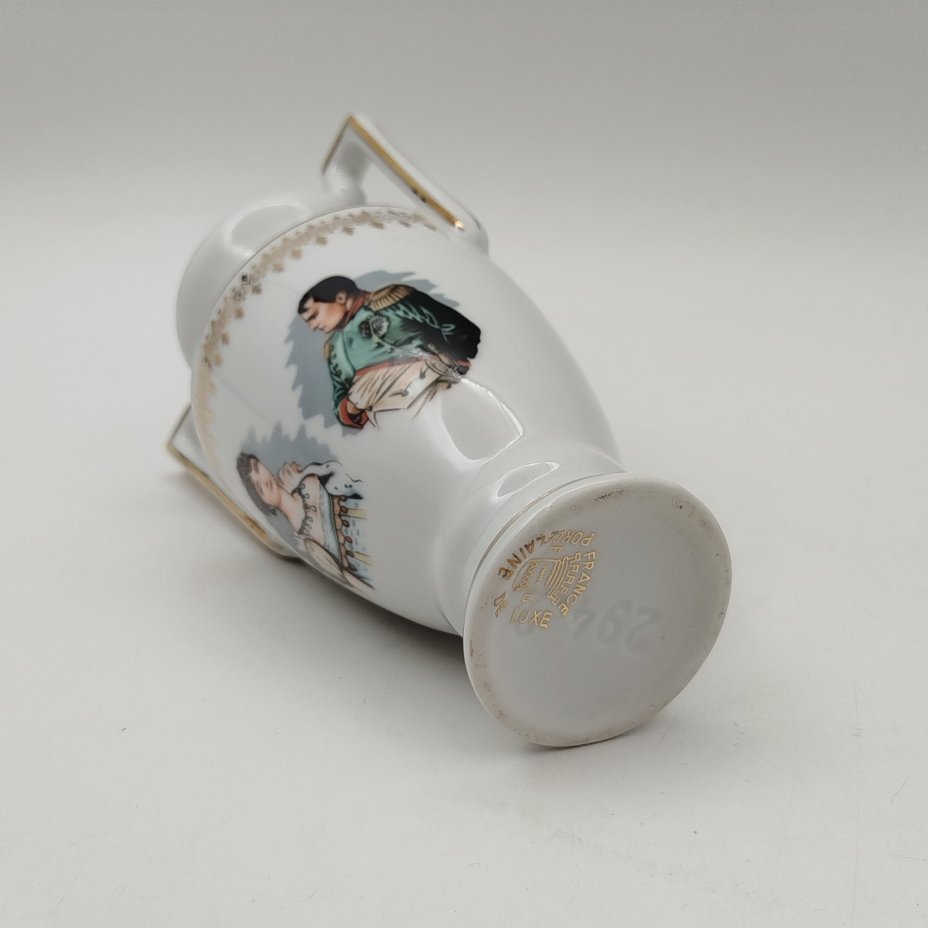 Ваза миниатюрная "Наполеон и Жозефина", Porcelaine De Luxe, фарфор, деколь, золочение, Франция, 1970-1990 гг.