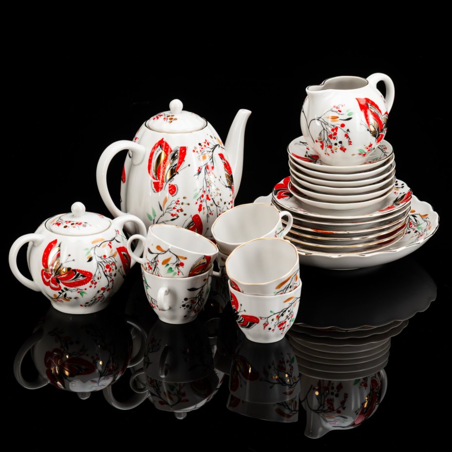 Сервиз кофейный "Бабочки" в оригинальной коробке, на 6 персон (22 предмета), автор формы Яковлева С.Е., автор росписи Григорьева Л.И., фарфор, деколь с подрисовкой, золочение, Ленинградский фарфоровый завод (ЛФЗ), Российская Федерация, 1992-2001 гг.