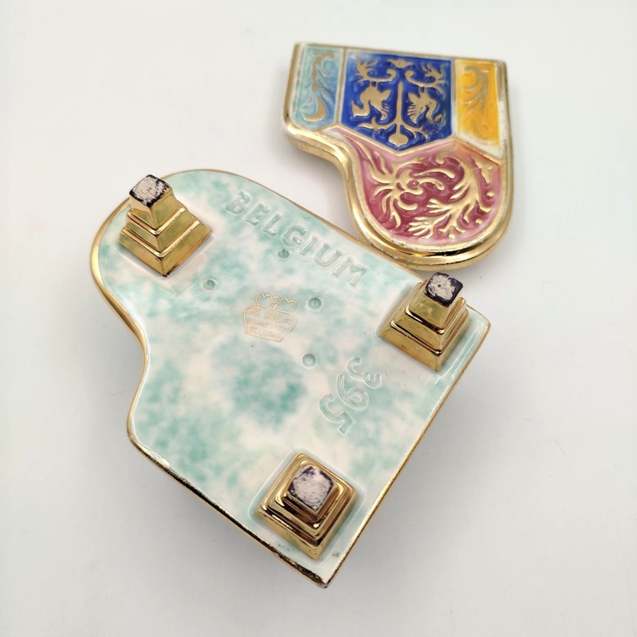 Шкатулка в виде рояля, фаянс, роспись, золочение, Hubert Bequet, Бельгия, 1950-1970 гг.