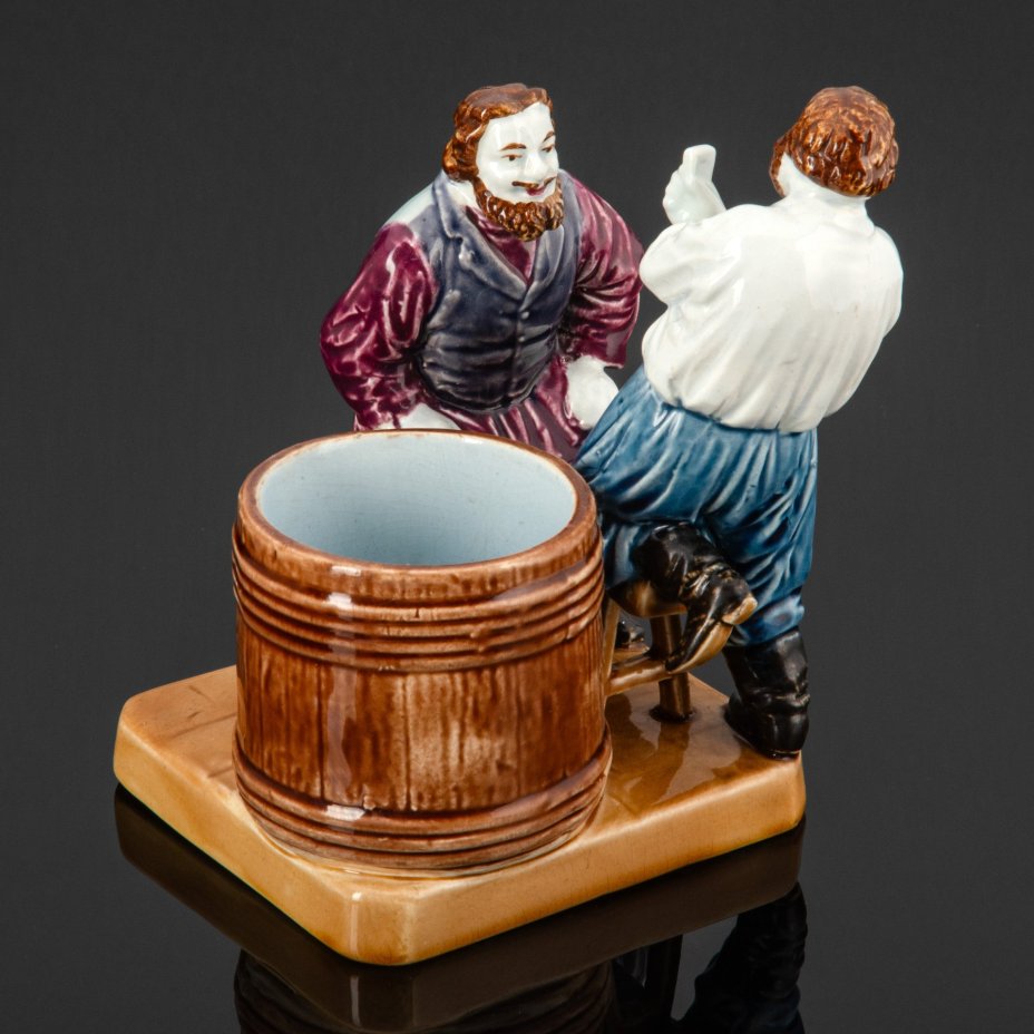 Спичечница (мелочница) "Игроки. Картёжники", модель №143, Товарищество М.С. Кузнецова