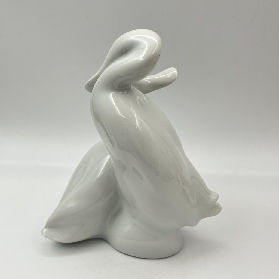 Статуэтка "Пара уточек", фарфор, Royal Dux, Чехословакия, 1970-1980 гг.