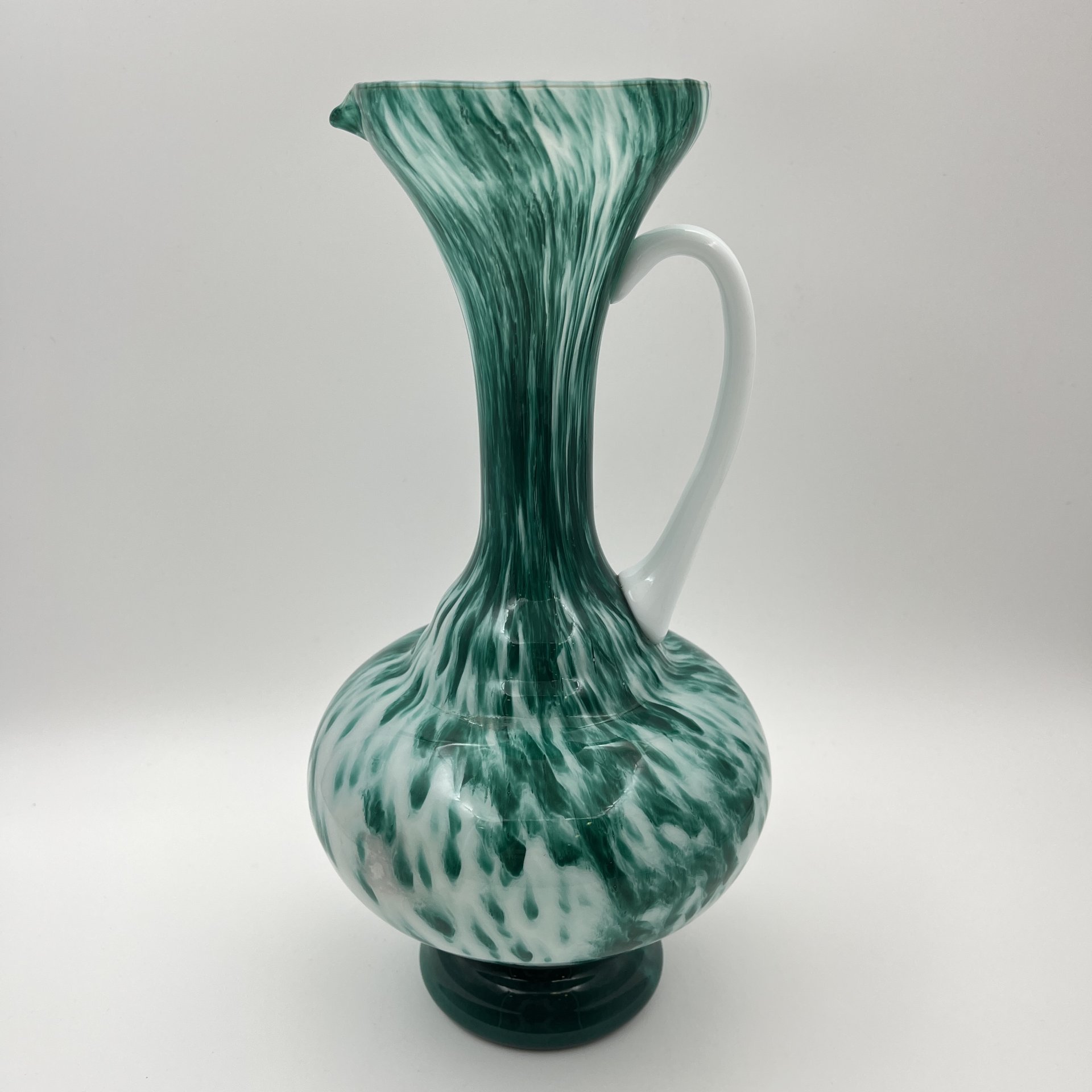 Кувшин в бело-зеленой гамме, регион Empoli, стекло, opaline, Муранское стекло, Италия, 1970-1990 гг.
