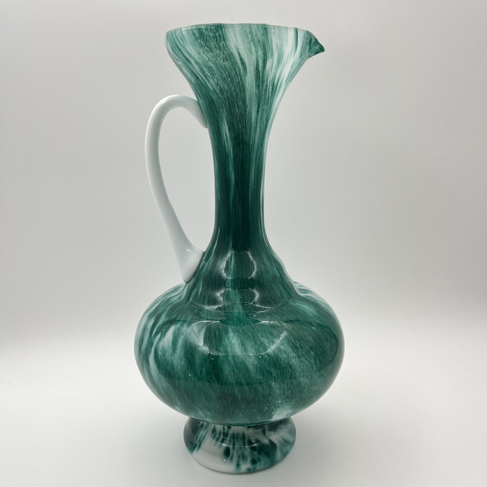Кувшин в бело-зеленой гамме, регион Empoli, стекло, opaline, Муранское стекло, Италия, 1970-1990 гг.