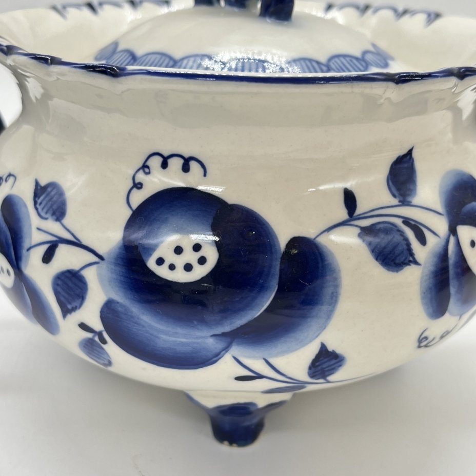 Ёмкость для  сервировки сыпучих или жидких продуктов с расписным цветочным декором