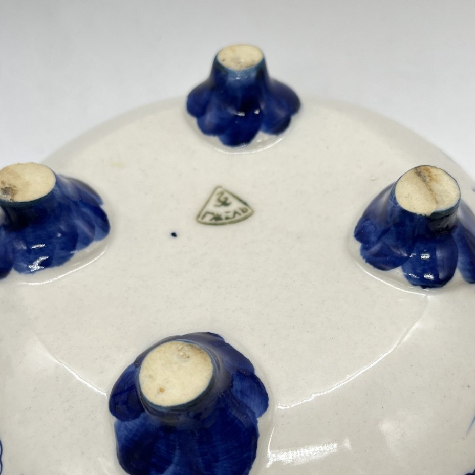 Ёмкость для  сервировки сыпучих или жидких продуктов с расписным цветочным декором