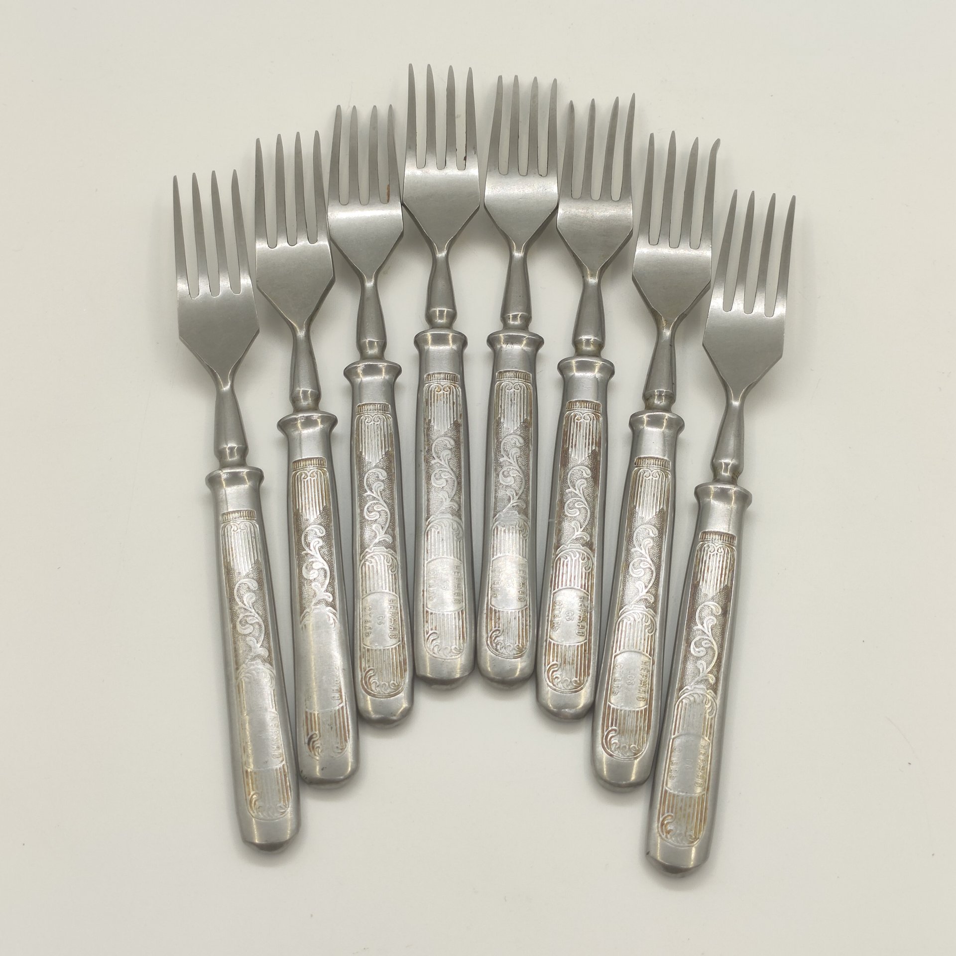 Набор из 8-ми вилок с растительным декором, нержавеющая сталь, Артель «Звезда», Беляйково, СССР, 1958-1980 гг.