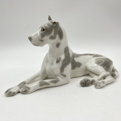 Статуэтка "Мраморный дог", скульптор И.И. Ризнич, фарфор, роспись, Ленинградский фарфоровый завод (ЛФЗ), СССР, 1960-1970 гг.