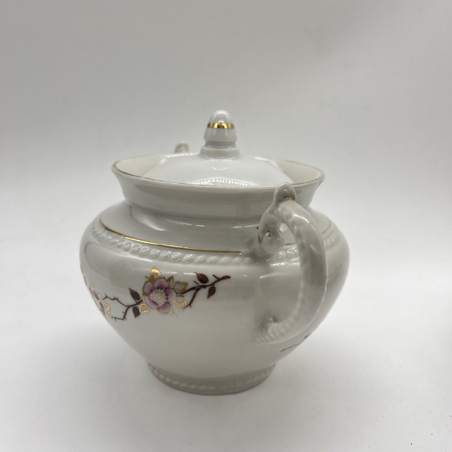 Сахарница с расписным цветочным декором, фарфор, роспись, золочение, Рижский фарфорово-фаянсовый завод, СССР, 1950-1960 гг.