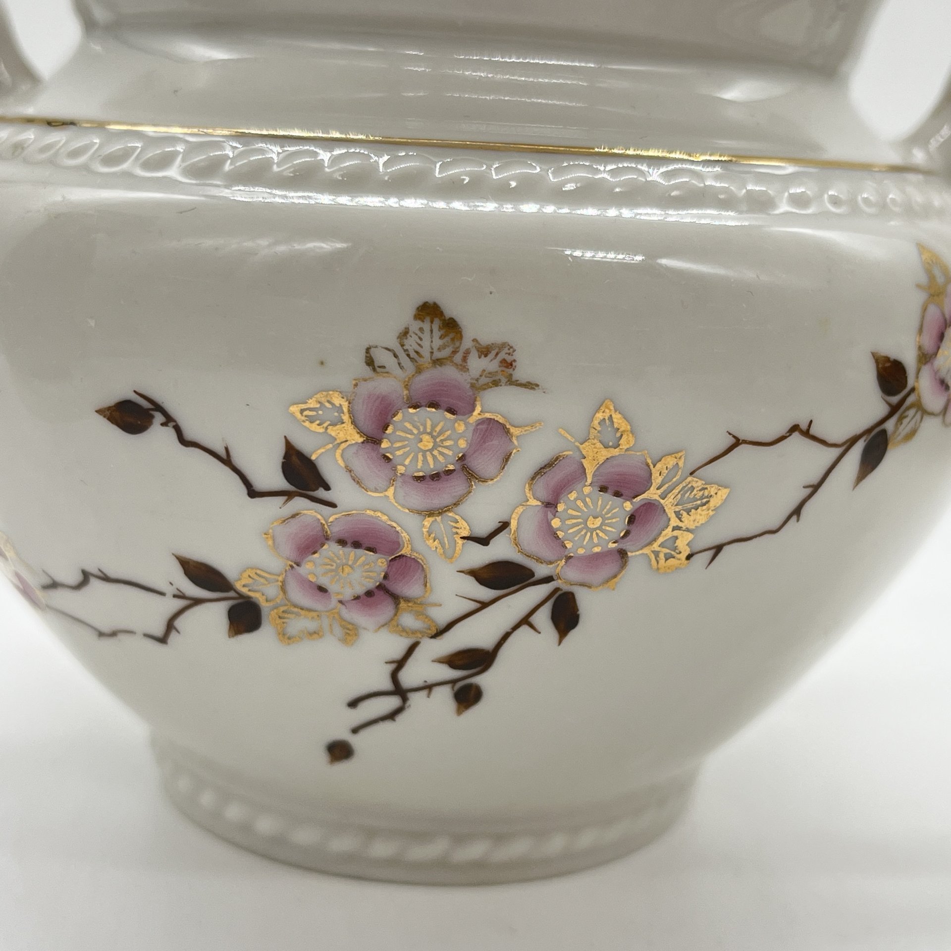 Сахарница с расписным цветочным декором, фарфор, роспись, золочение, Рижский фарфорово-фаянсовый завод, СССР, 1950-1960 гг.