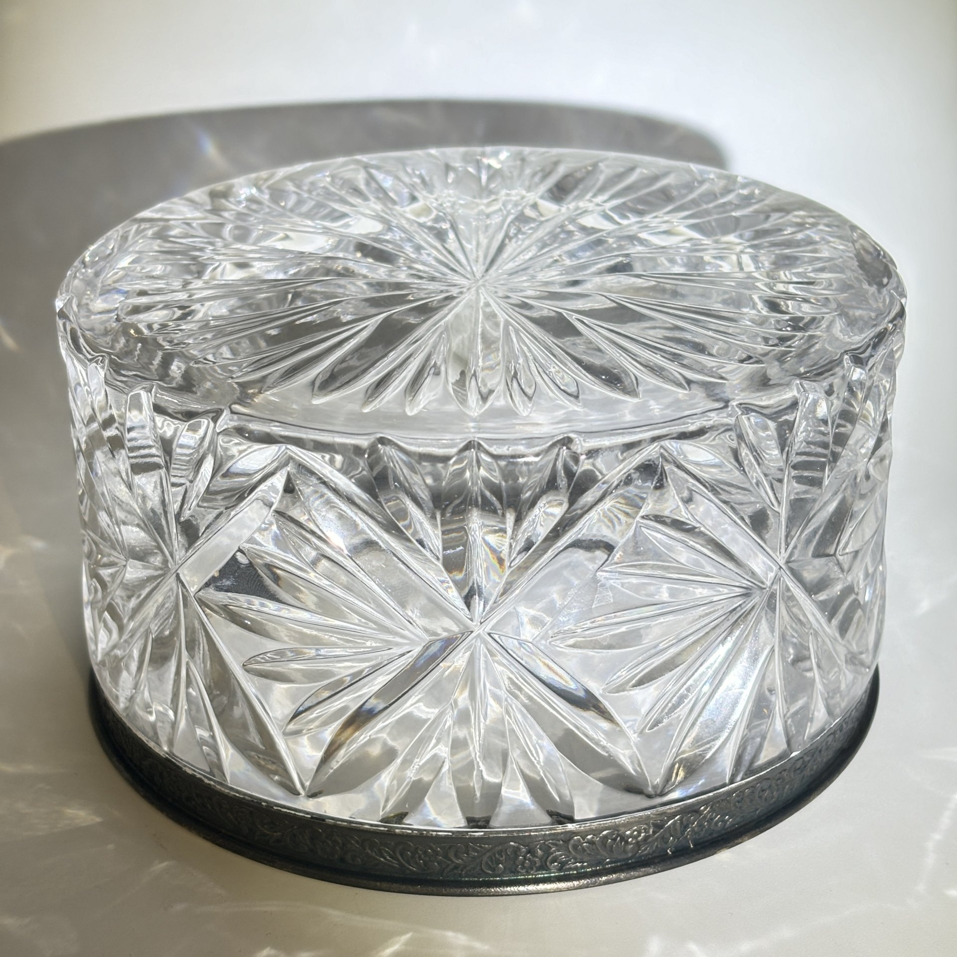 Конфетница с рельефным декором, хрусталь, металл, СССР, 1980-1990 гг.