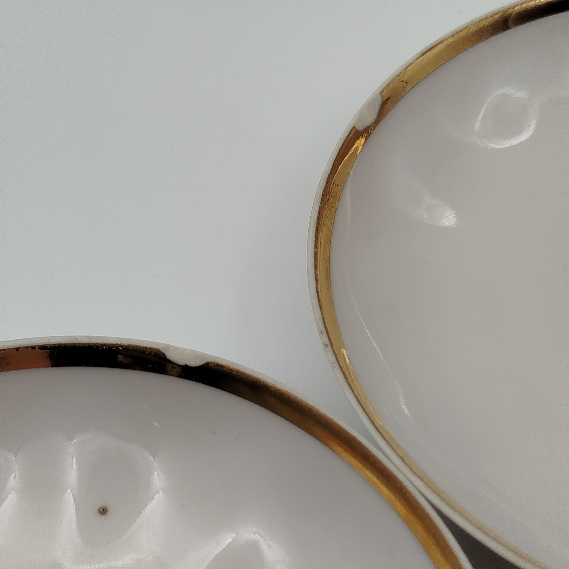 Набор из 2-х чайных пар с лакончиным декором, фарфор, золочение, Дулевский фарфоровый завод (Дулёво), СССР, 1989 г.