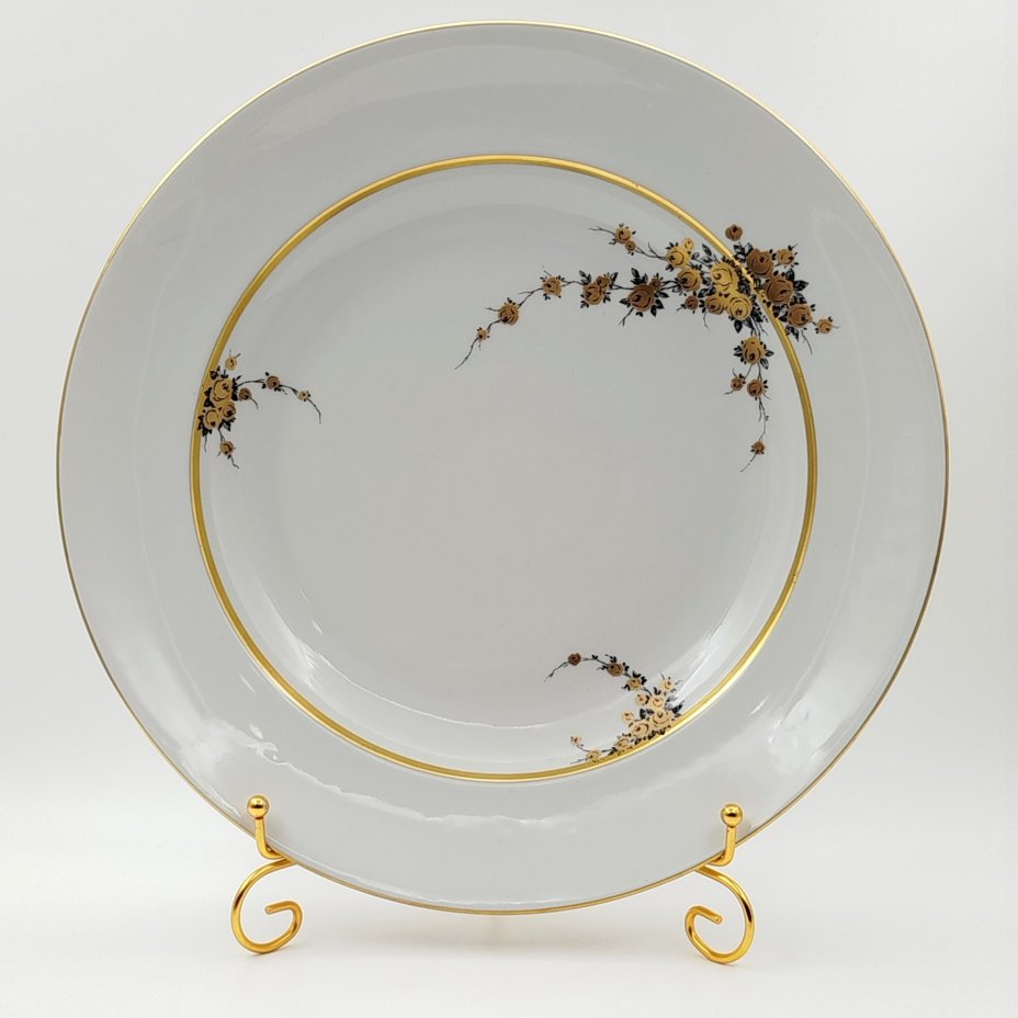 Блюдо круглой формы с цветочным декором золотистого цвета, фарфор, деколь, золочение, Graf Von Henneberg Porzellan, 1777 Jlmenau, ГДР, 1973-1977 гг.