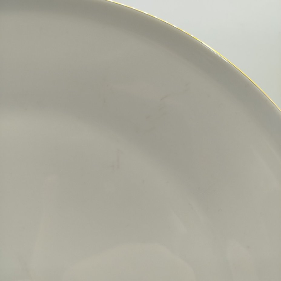 Блюдо округлой формы с растительным декором, фарфор, деколь, золочение, Concordia Lesov, Чехословакия, 1970-1991 гг.