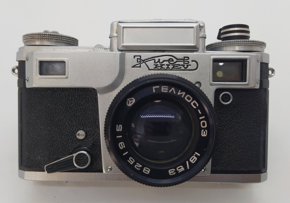 Фотоаппарат "Киев" с объективом "Гелиос-103" в оригинальном кофре, металл, стекло, кожа, пластик, Киевский завод «Арсенал», Киевский завод «Арсенал»