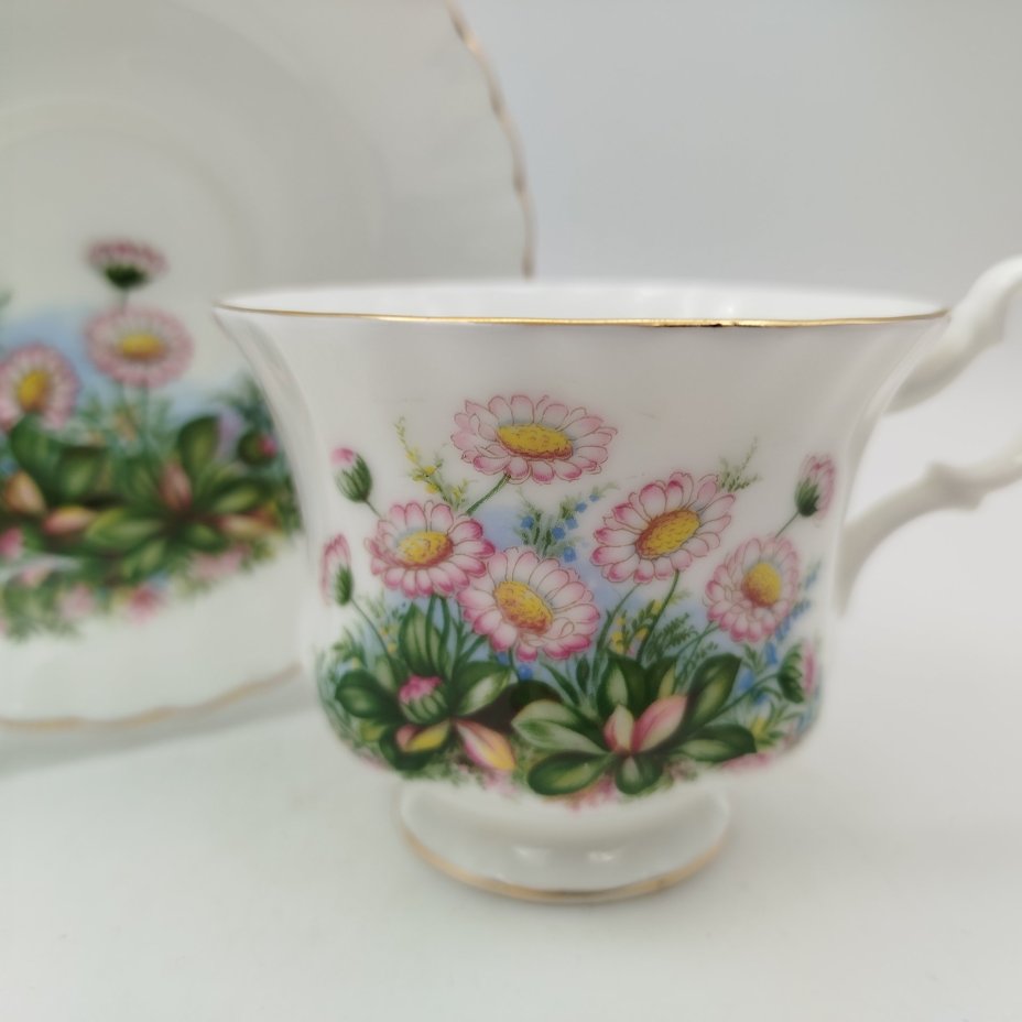 Чайная пара с ярким цветочным декором, фарфор, деколь, золочение, Royal Albert, Великобритания, 1980-2000 гг.