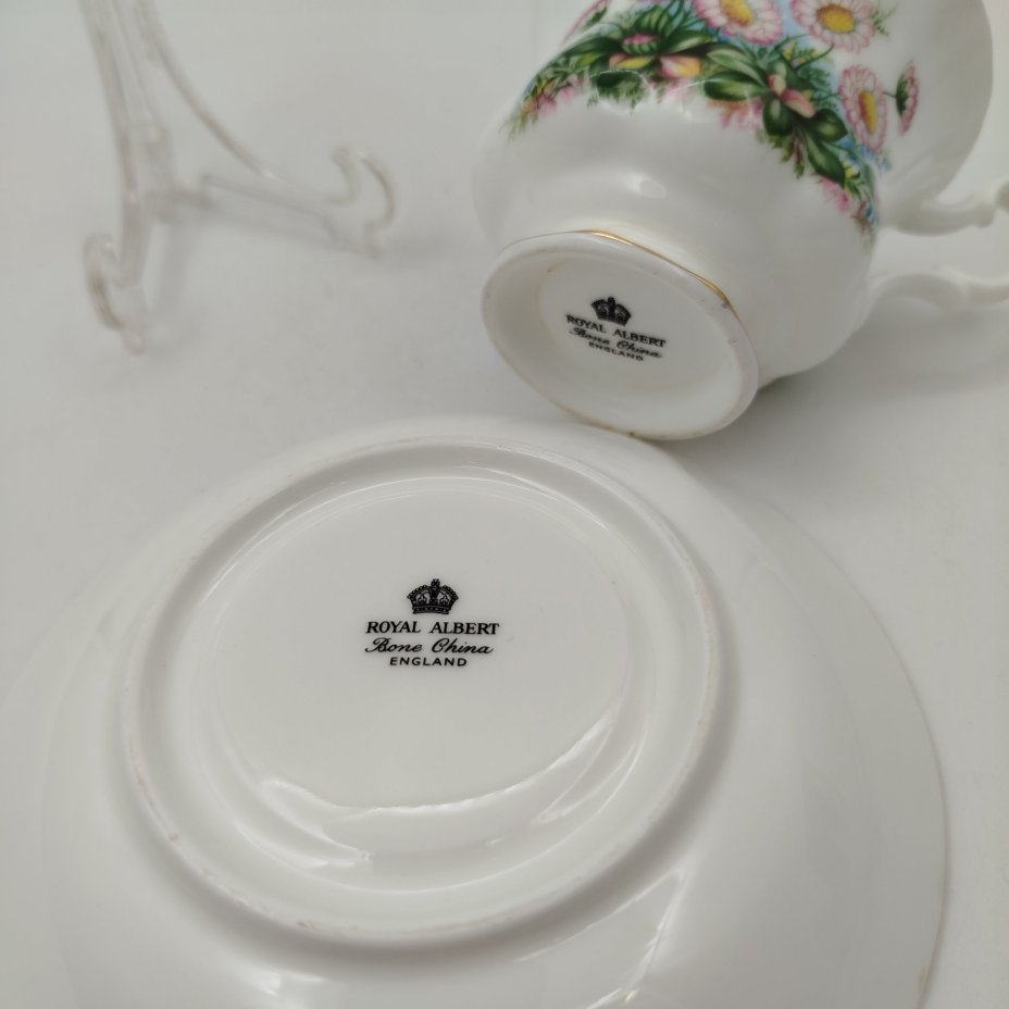 Чайная пара с ярким цветочным декором, фарфор, деколь, золочение, Royal Albert, Великобритания, 1980-2000 гг.