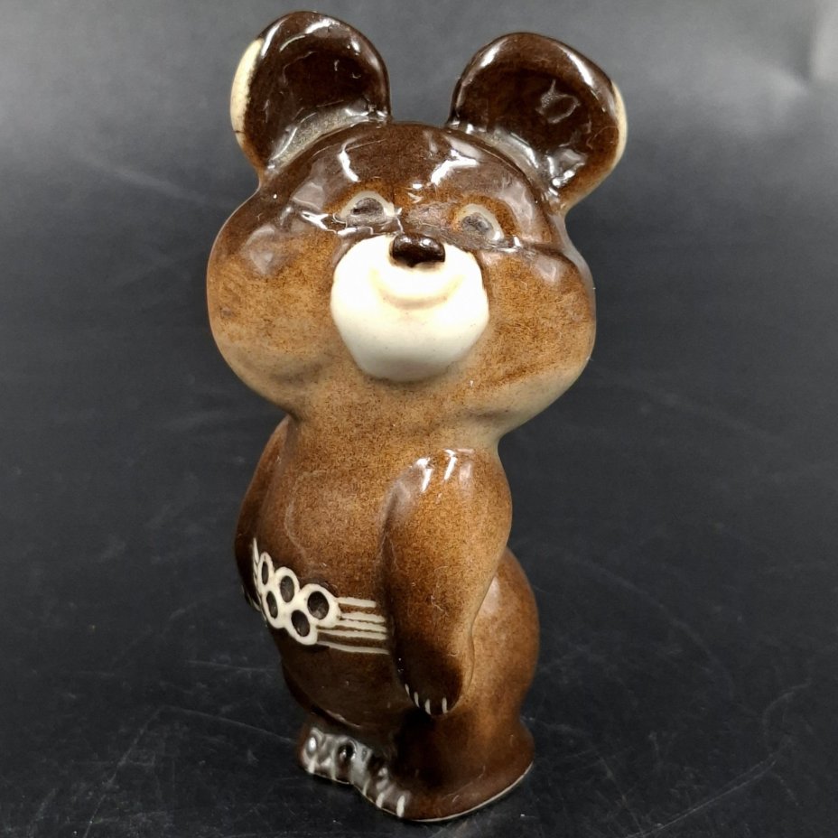 Статуэтка "Олимпийский мишка" (малый), скульптор П.П. Веселов, фарфор, аэрография, Ленинградский фарфоровый завод (ЛФЗ), СССР, 1980 г.