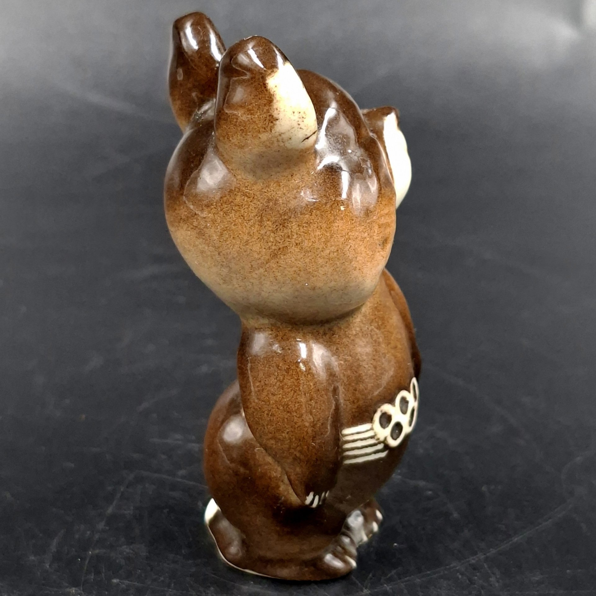 Статуэтка "Олимпийский мишка" (малый), скульптор П.П. Веселов, фарфор, аэрография, Ленинградский фарфоровый завод (ЛФЗ), СССР, 1980 г.